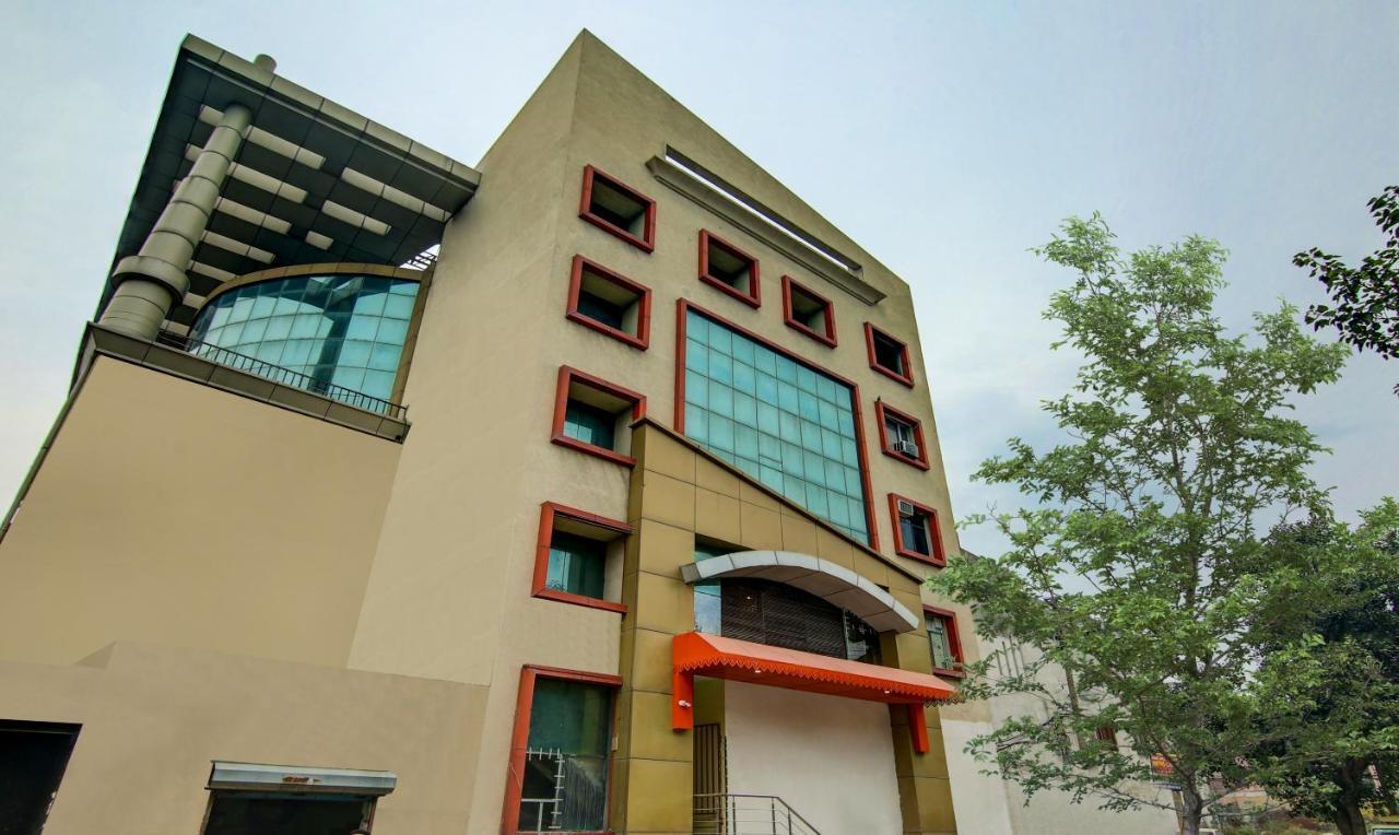 Itsy Hotels Oasis Inn Jalandhar Eksteriør billede